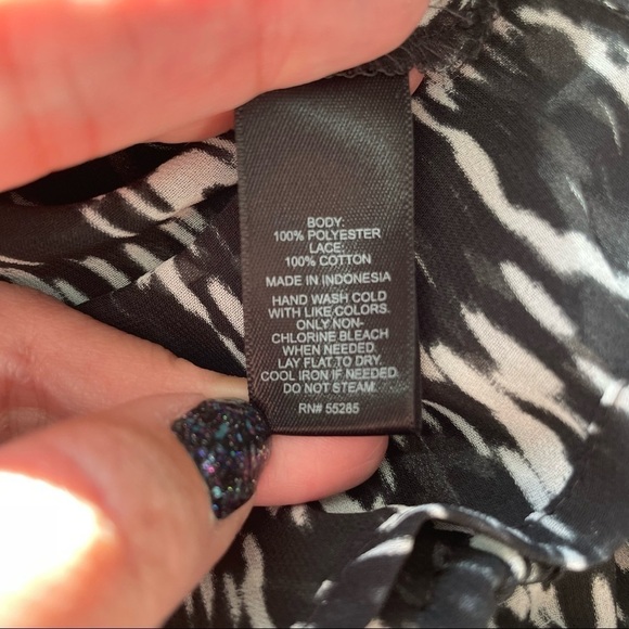 Express Black & White Sheer Boho Tie Front Detail 3/4 Sleeve Top Shirt Size XS - Picture 4 of 6